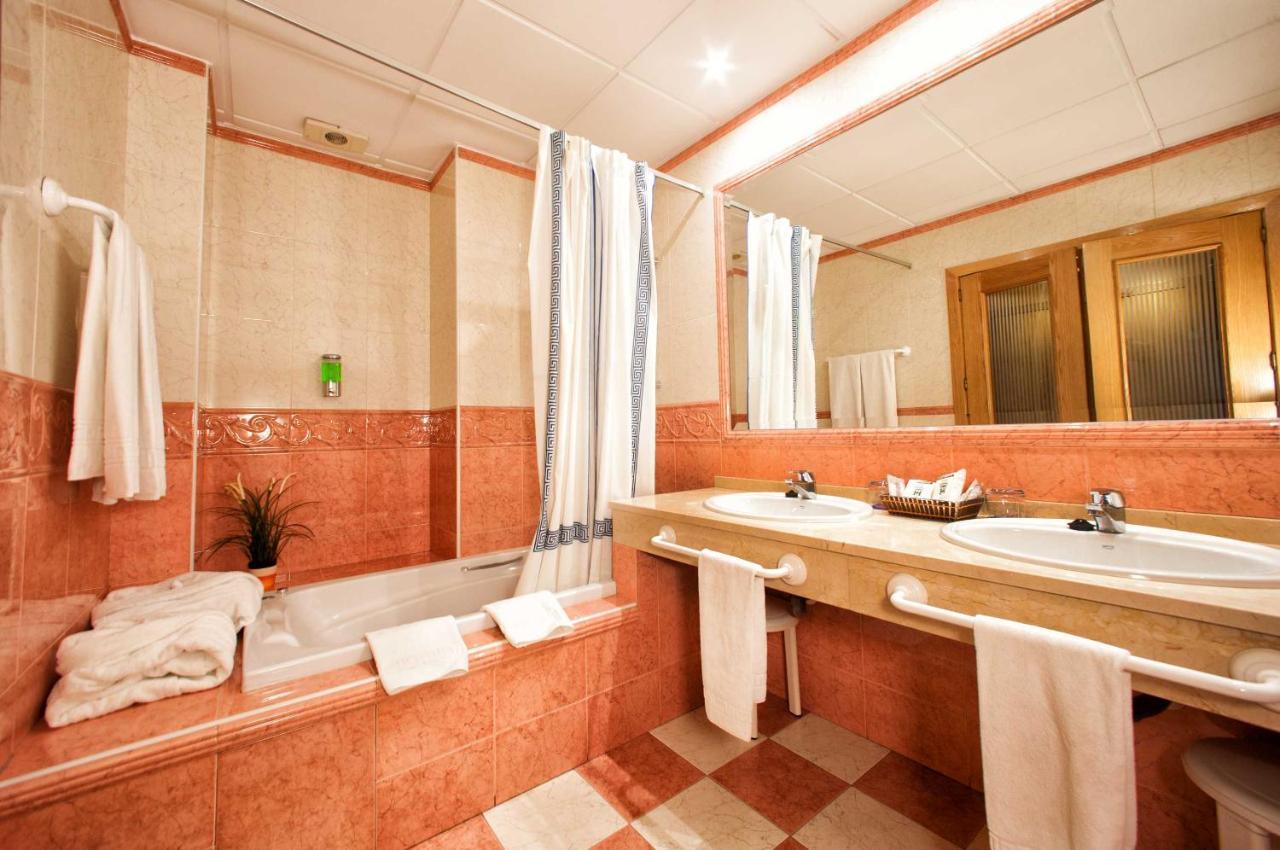 Hotel Torrepalma Alcalá la Real Szoba fotó